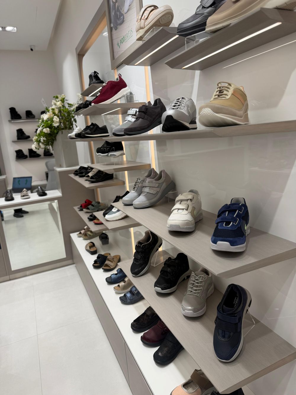 European Brand Comfort Shoes Display